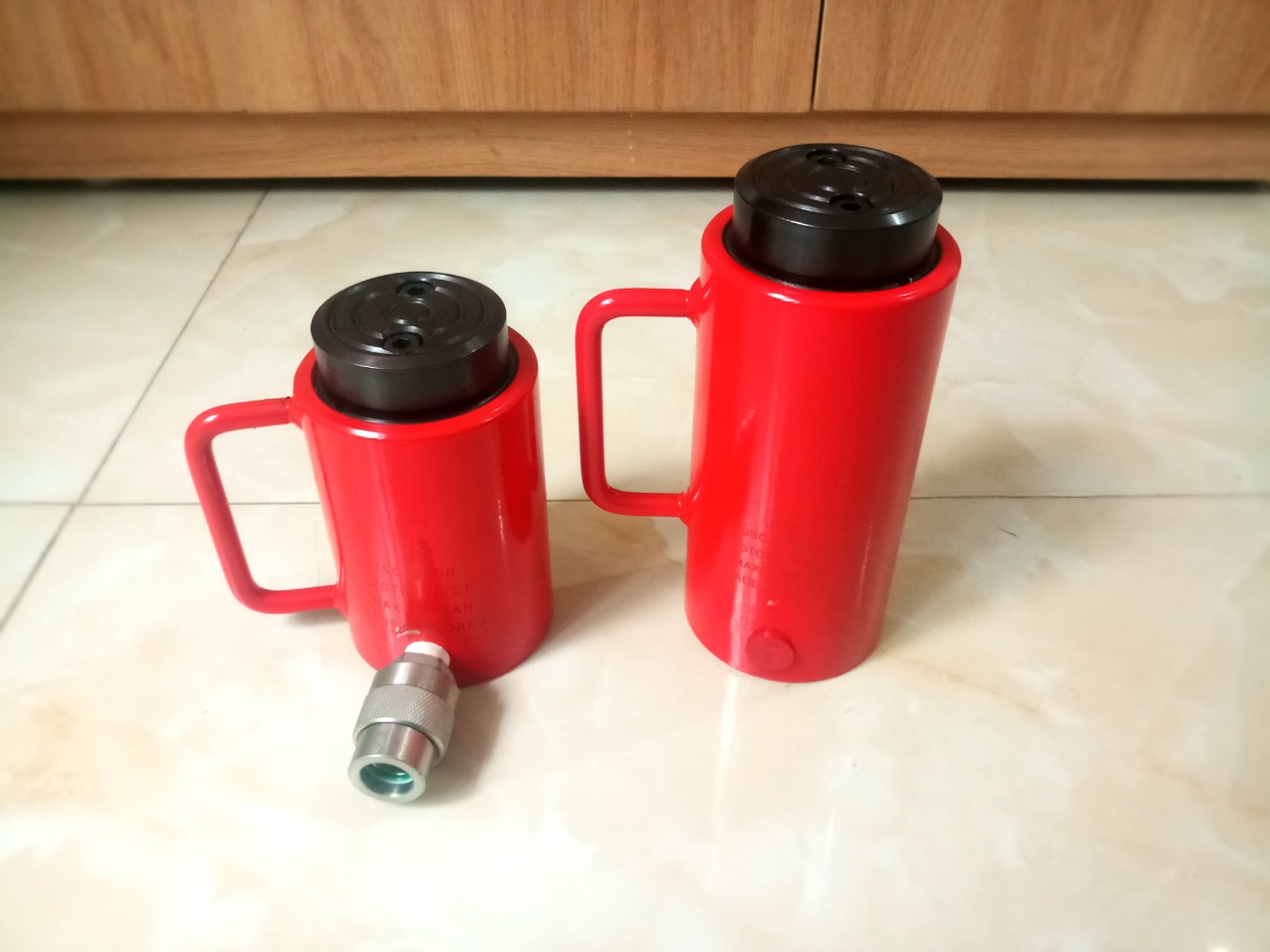 Kích thủy lực 30 tấn 50 mm