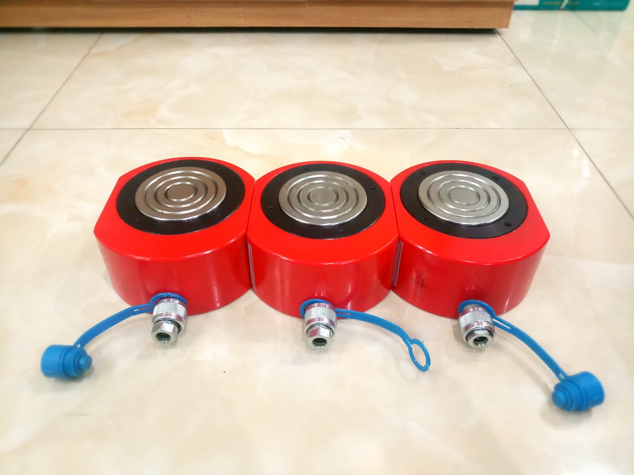 Kích thủy lực 75 tấn 16 mm