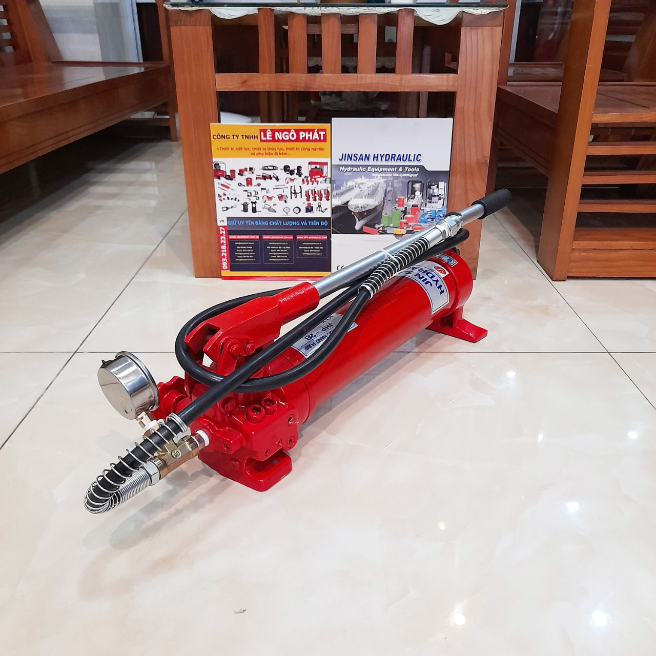 JHP-2B, Bơm tay thủy lực 700 bar, 2.3 lít